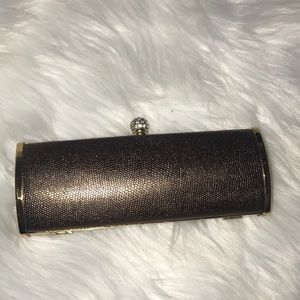 Bronze clutch